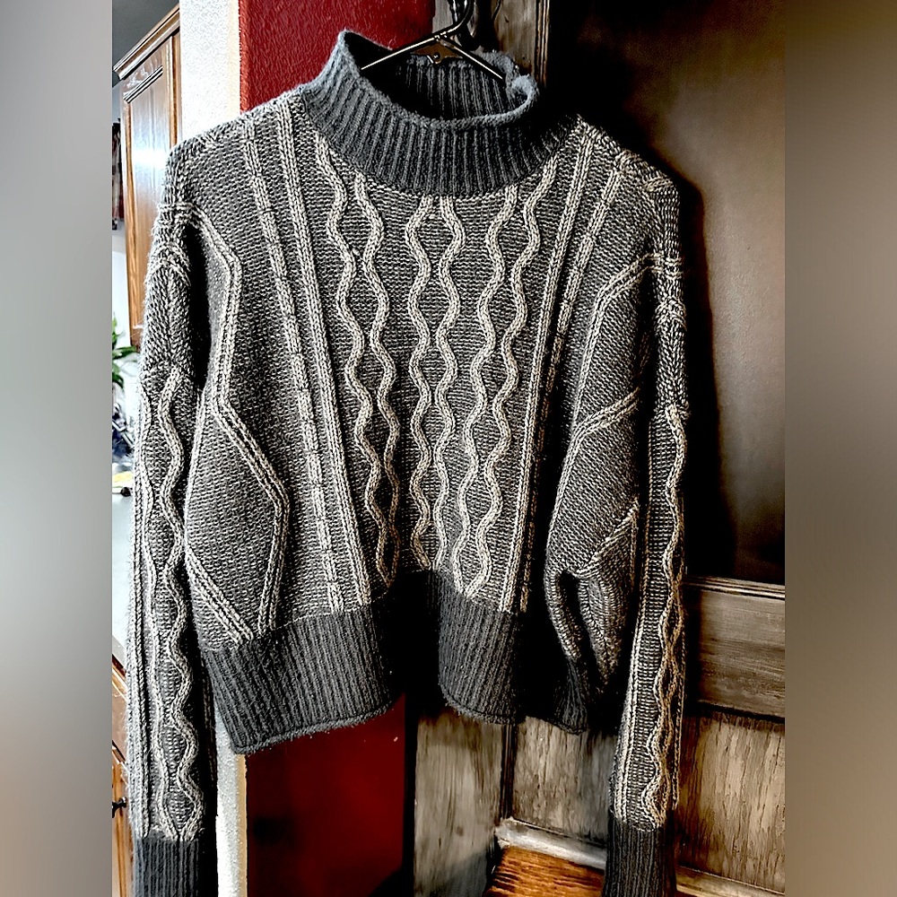 Arizona Sweater, Size M/L